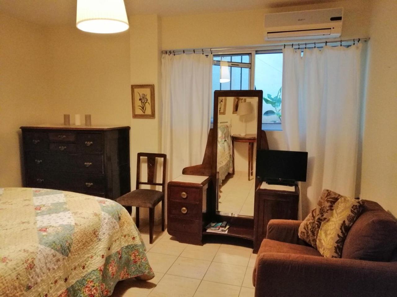 St. Thomas Bed And Breakfast Paianía 外观 照片