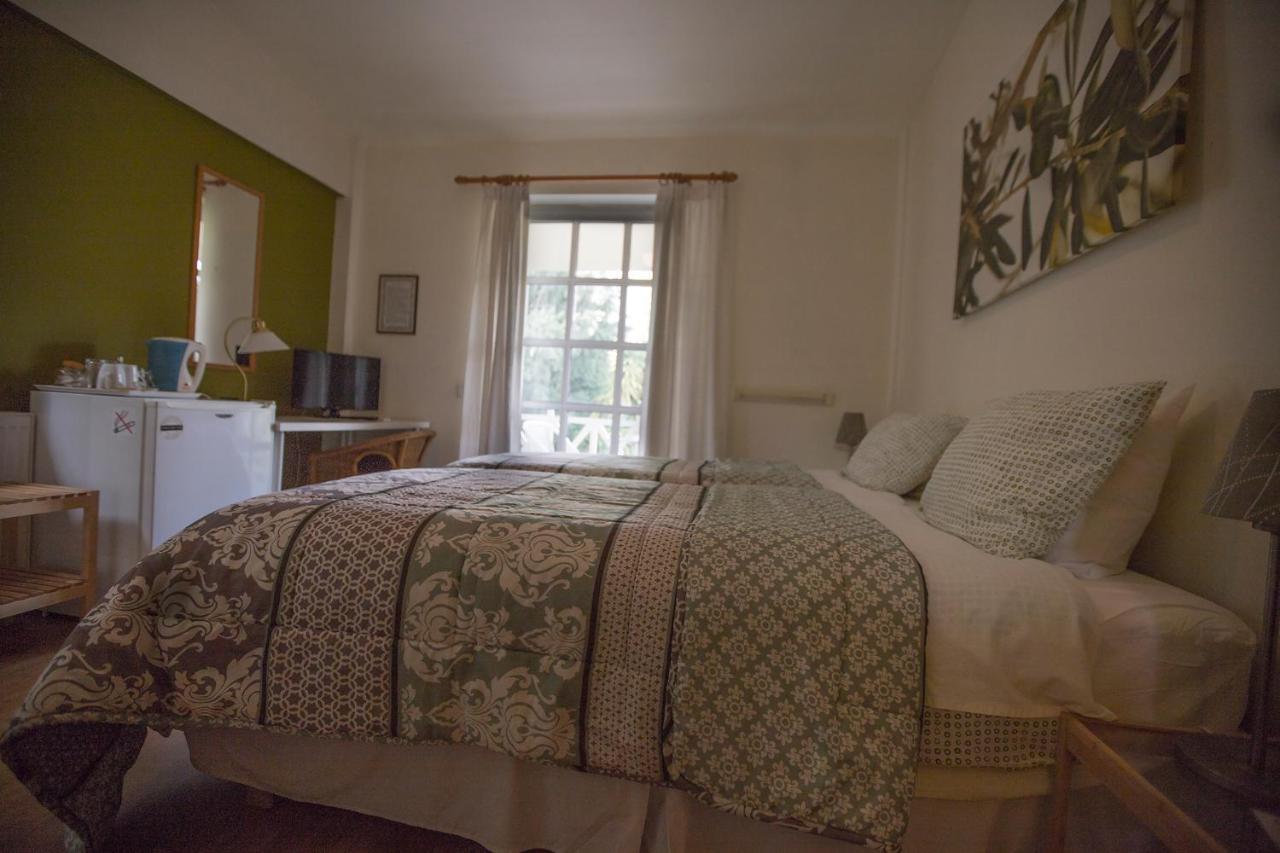 St. Thomas Bed And Breakfast Paianía 外观 照片